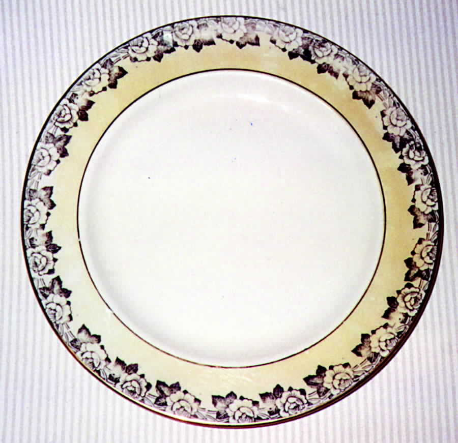 SUB3 Dinner Plate by Superior Bavaria-1