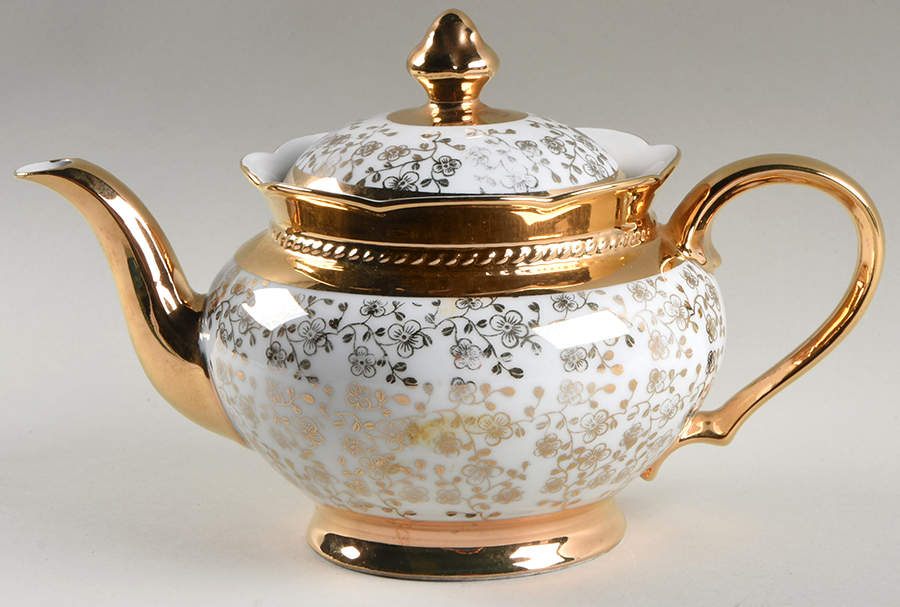 Anita Teapot & Lid by Seltmann-1