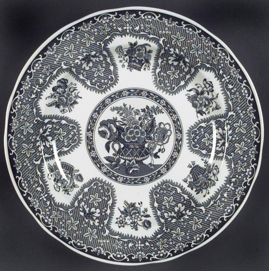 Archive Collection Black Luncheon Plate by Spode-1