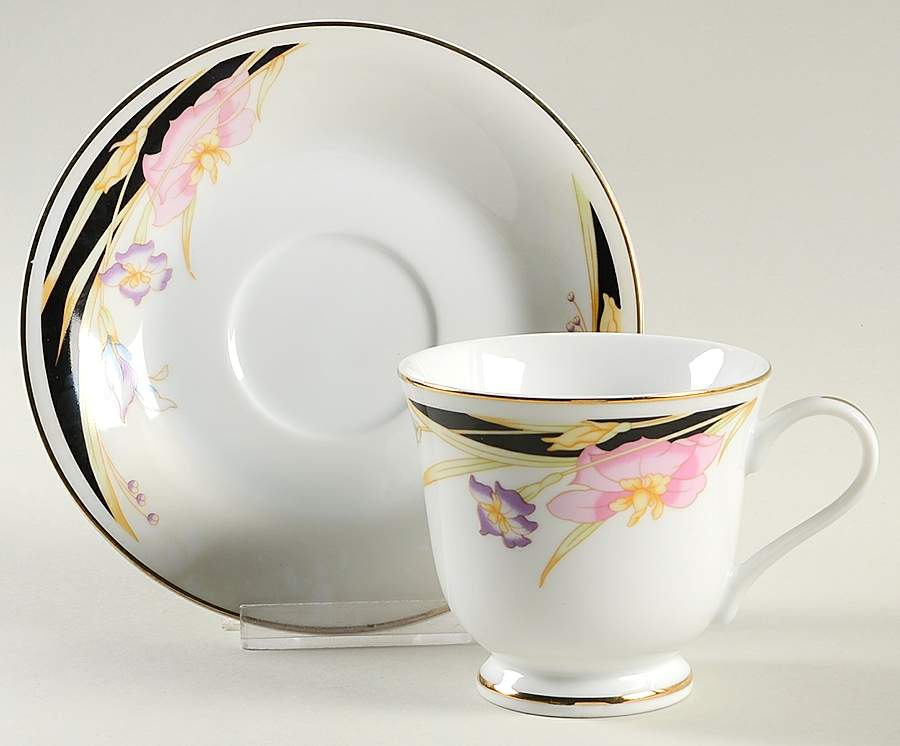 Iris Footed Cup & Saucer Set by Seizan-1