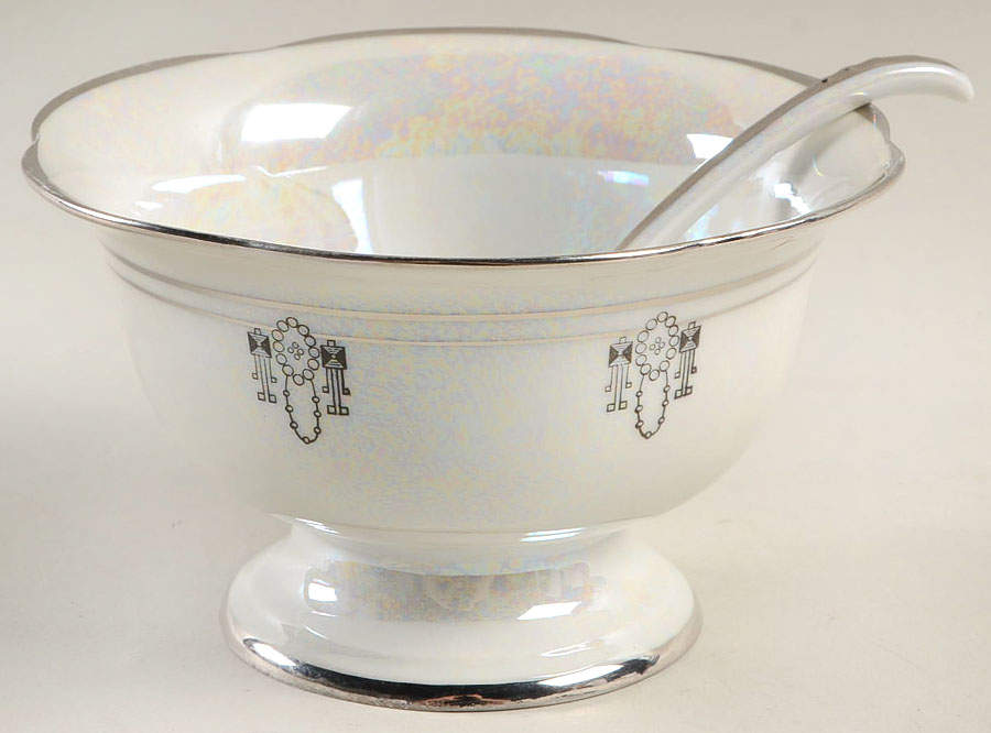 Colonial Open Sauce Boat & Ladle by Silverite (Bavaria)-1