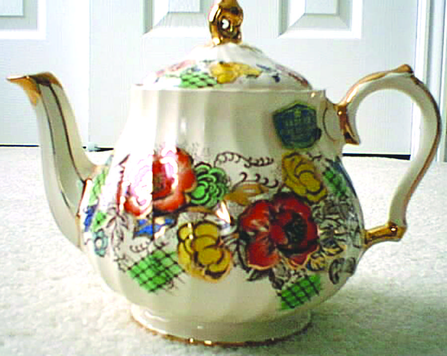 Rose Garden Teapot & Lid by Sadler-1