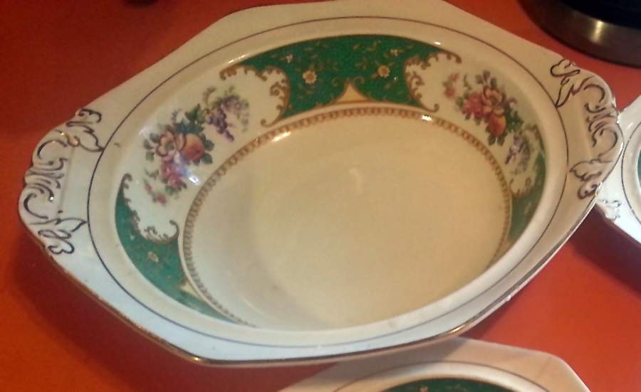 3301 9" Round Vegetable Bowl by Sampson Bridgwood-1