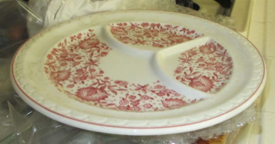 Roxbury-Red ((Red Trim) Grill Plate by Syracuse-1
