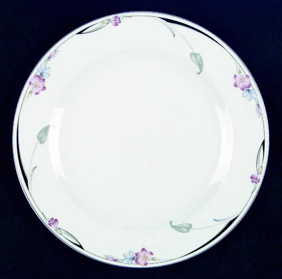 Fleur Dinner Plate by Studio Nova-1