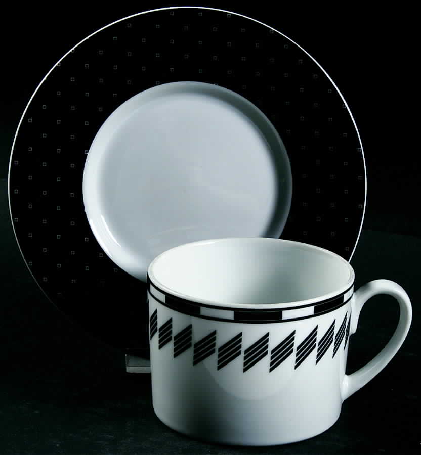 Drama Flat Cup & Saucer Set by Studio Nova-1