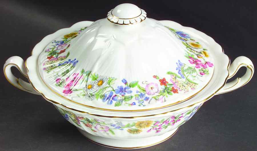 Hedgerow Round Covered Vegetable by Shelley-1