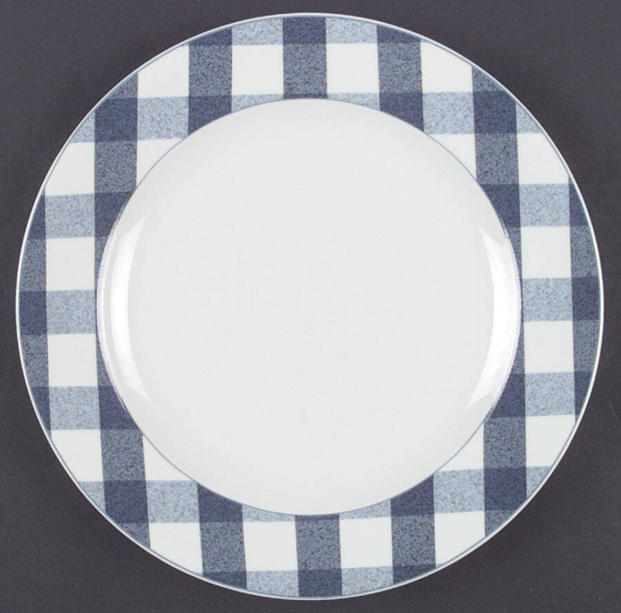 Picnic Blueberry Dinner Plate by Studio Nova-1
