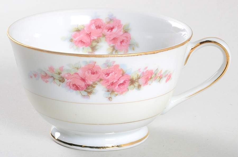 SLL1 Footed Cup by Swallow-1