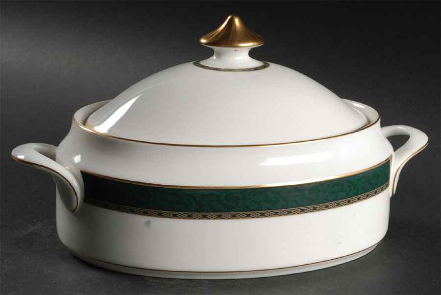 Pemberton Oval Covered Vegetable by St Michael-1