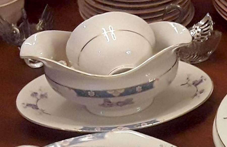 SCD25 Gravy Boat with Attached Underplate by Schonwald-1