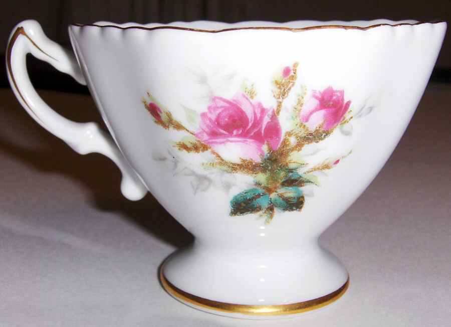 SAN39 Footed Cup by Sango-1