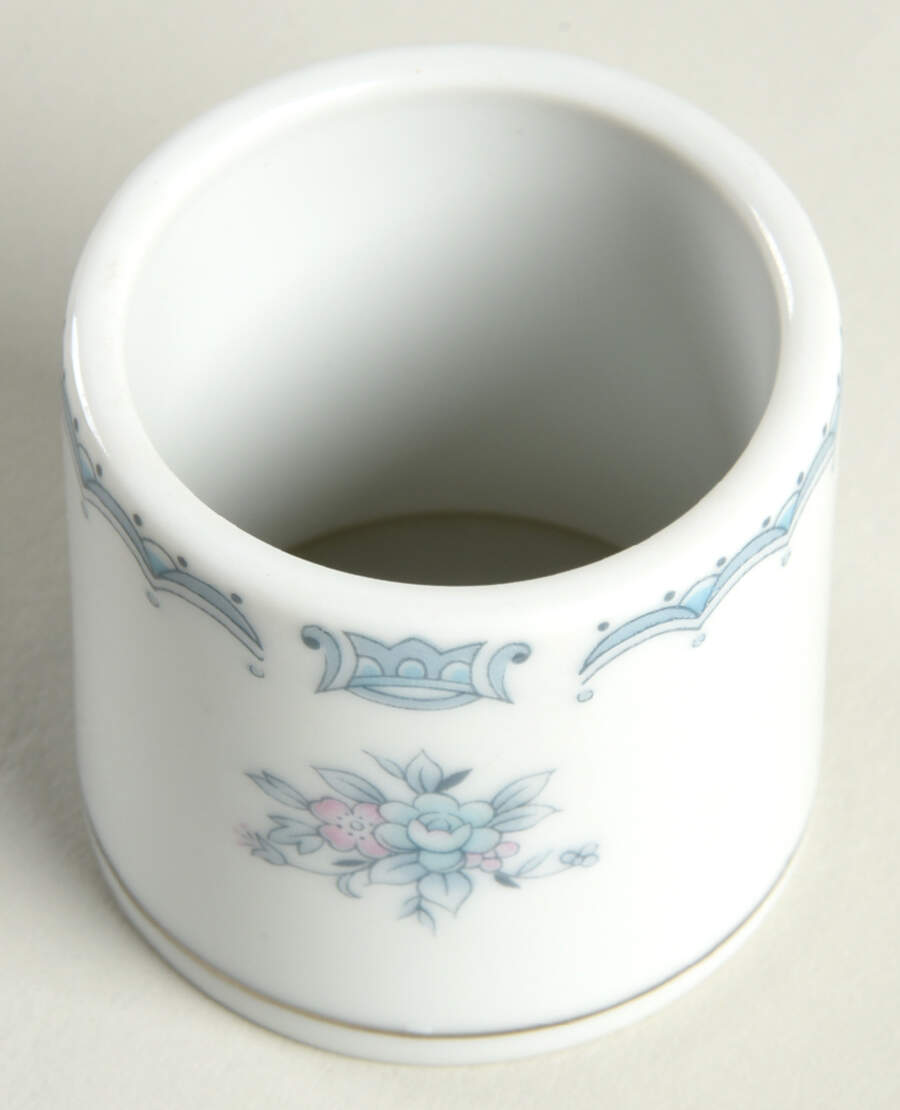 Harmony Napkin Ring by Society (Japan)-1