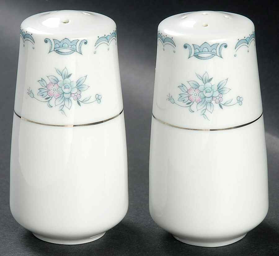 Harmony Salt & Pepper Set by Society (Japan)-1