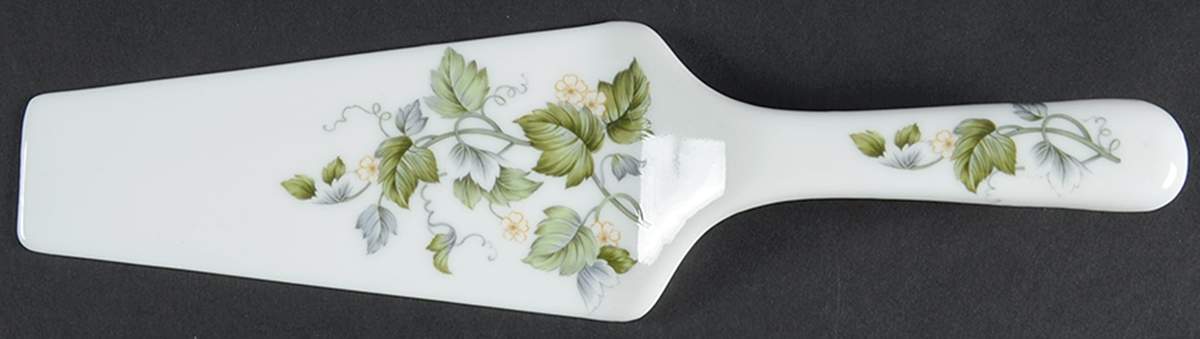 Green Leaf & Blossoms Solid Ceramic Pie/Cake Server by Sadek-1