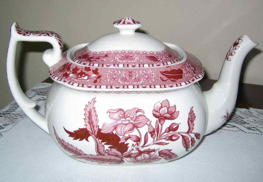 Pink Camilla (Scallop, New Stamp, Microwavable) Teapot & Lid by Spode-1
