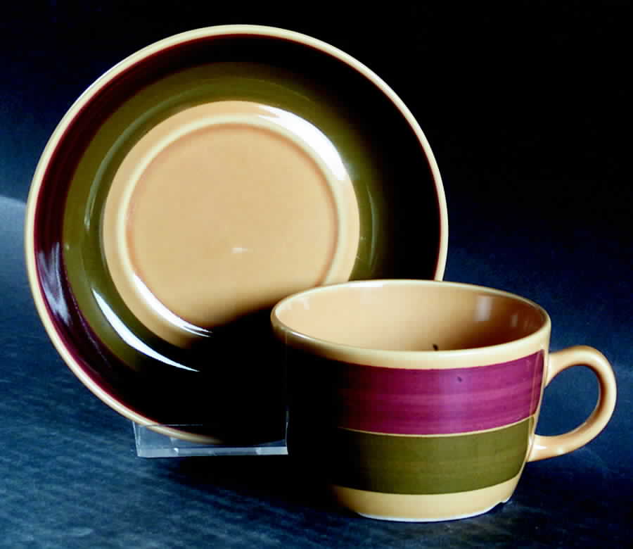 STA4 Flat Cup & Saucer Set by Stavangerflint-1