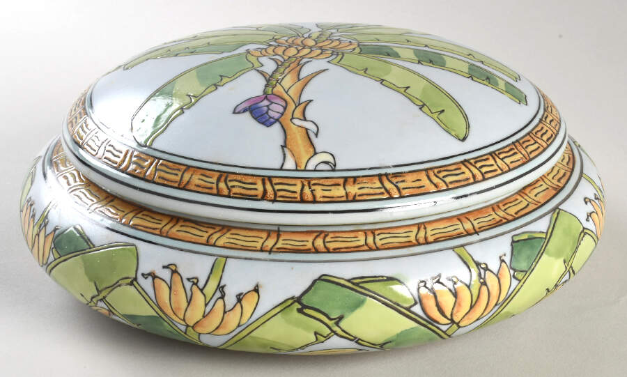 Trade Winds Candy Box & Lid by Sadek-1