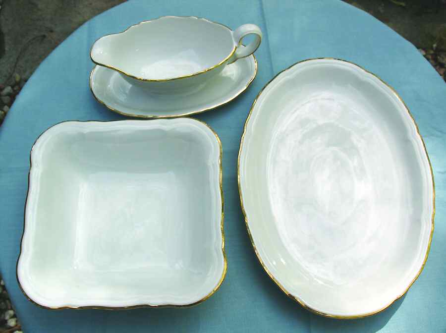 SLT131 Gravy Boat with Attached Underplate by Seltmann-1