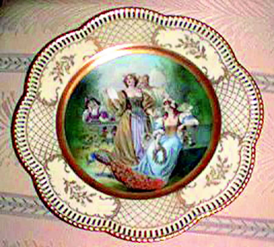 SCH208 Dinner Plate by Schumann - Bavaria-1