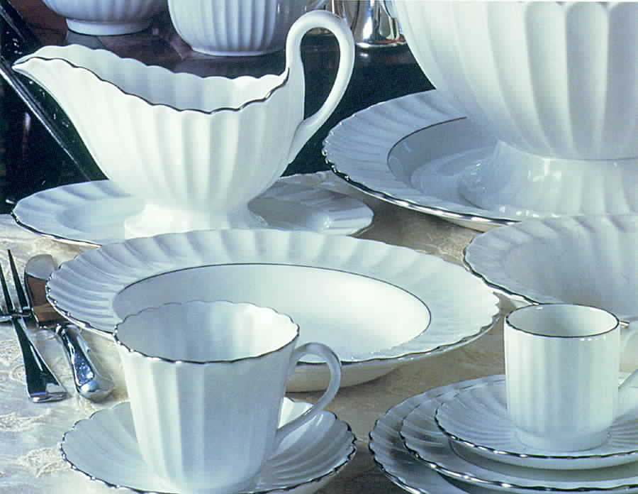 Chelsea Platinum Gravy Boat & Underplate by Spode-1