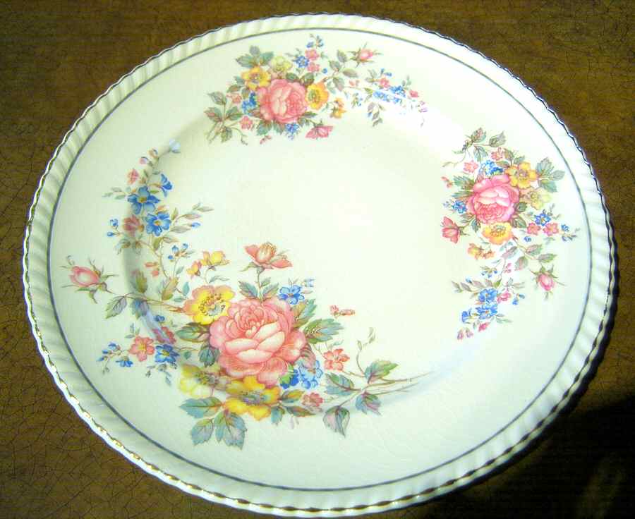 Minto Luncheon Plate by Sovereign Potters-1