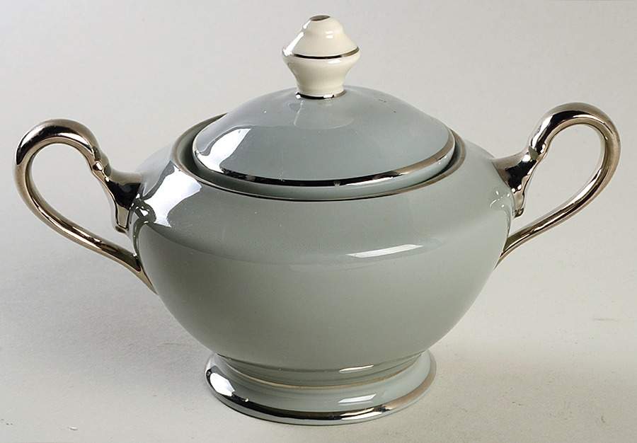 Royal Compliment Sugar Bowl & Lid by Shenango-1