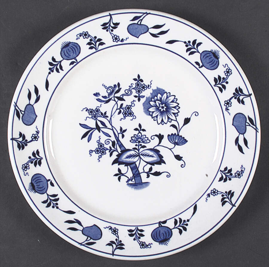 SHO147 Dinner Plate by Shenango-1