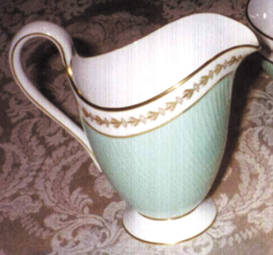 Y6743 Creamer by Spode-1