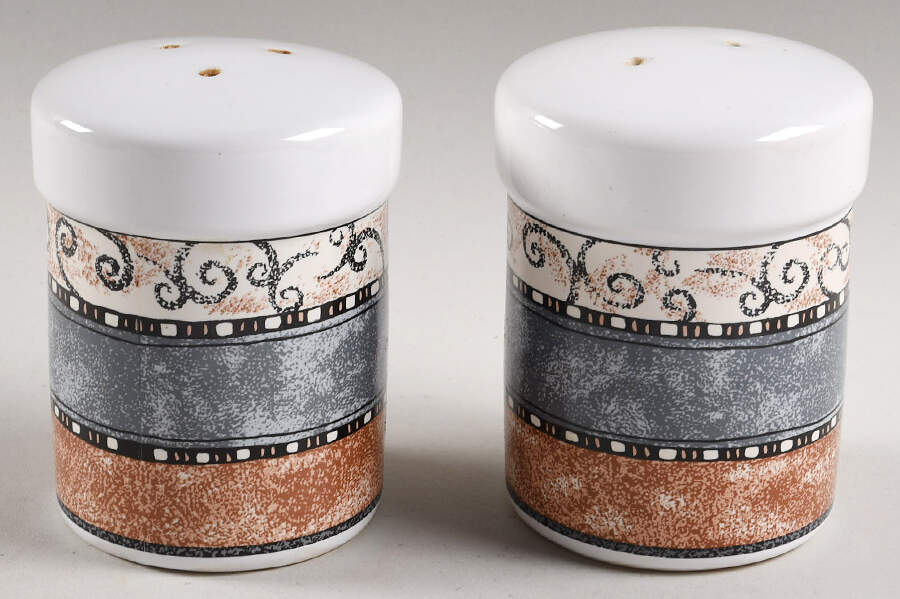 Terrain Salt & Pepper Set by Sakura-1
