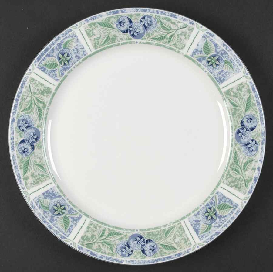 Berry Court Dinner Plate by Studio Nova-1