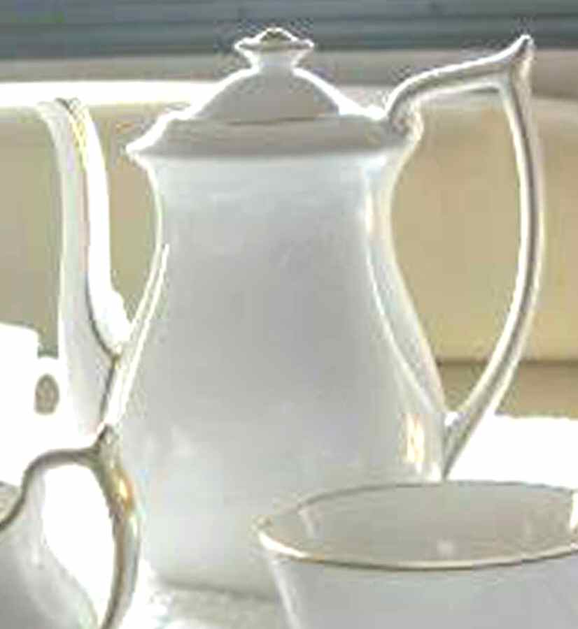 Y8131 Coffee Pot & Lid by Spode-1