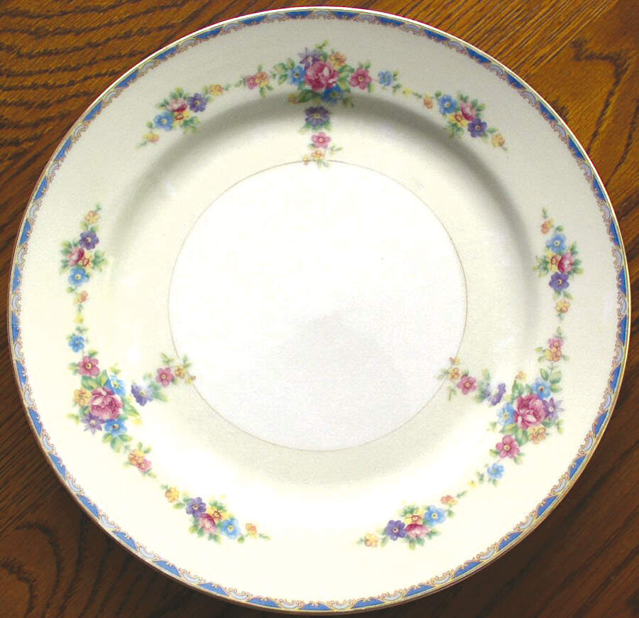 SAK9 Dinner Plate by Sakura-1