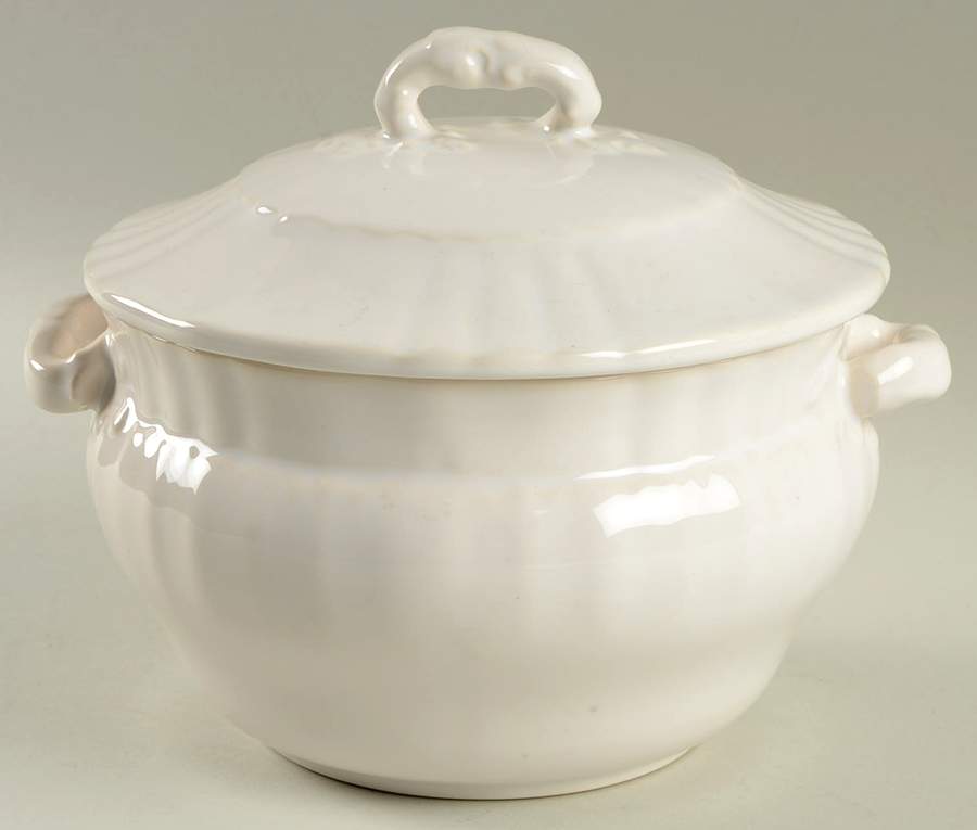 Country White Round Covered Vegetable by Savoir Vivre-1