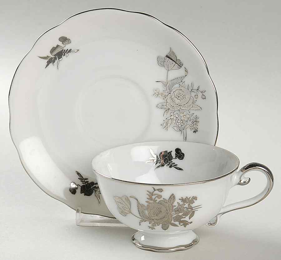 397 (Scalloped Edge) Footed Cup & Saucer Set by Seyei Toki Co-1
