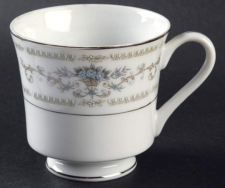 Diane Footed Cup by Sone-1