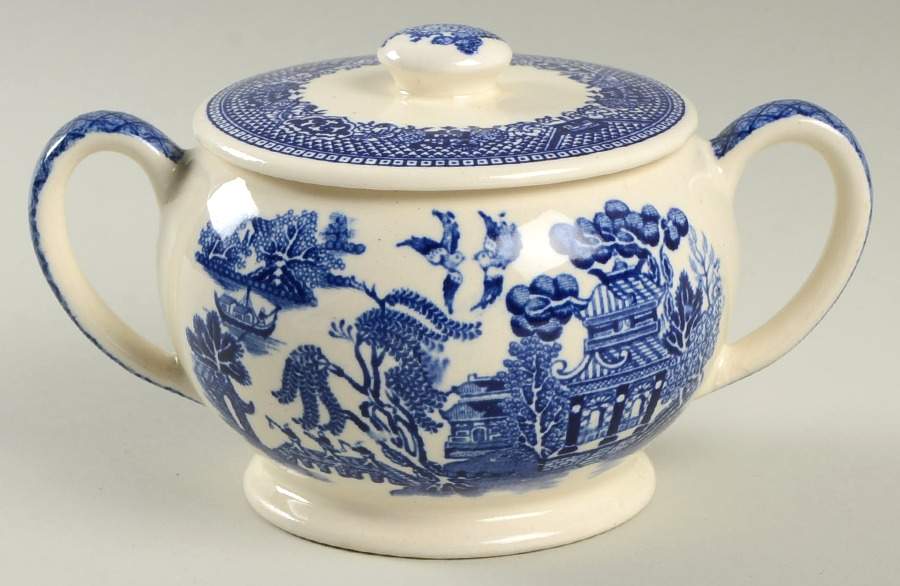Blue Willow (No Trim, Cream) Sugar Bowl & Lid by Sadler-1