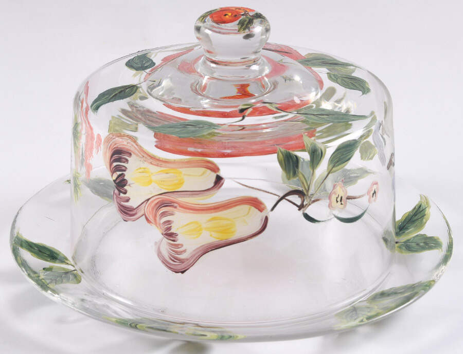 Sonoma (Tan Body, Rim Shape) Glassware Cheese Dish with Dome by Sakura-1