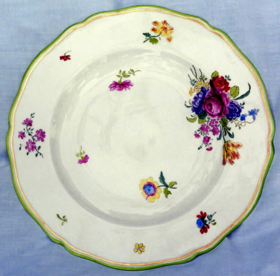 R2951 Dinner Plate by Spode-1
