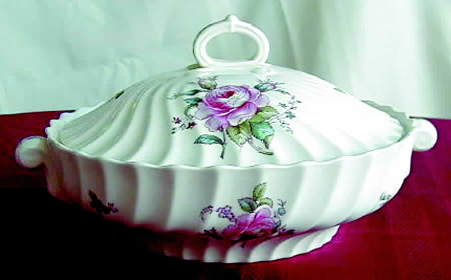 Vienna Rose Round Covered Vegetable by Spode-1