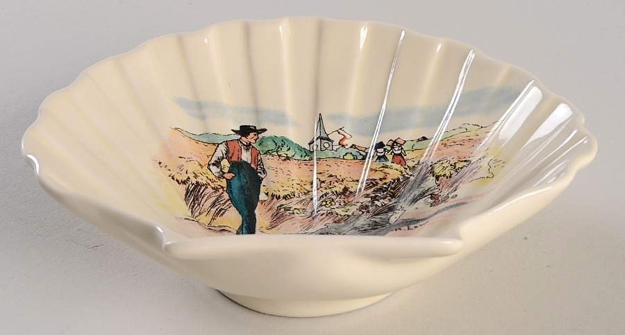 Obernai 6" Shell Shaped Dish by Sarreguemines-1