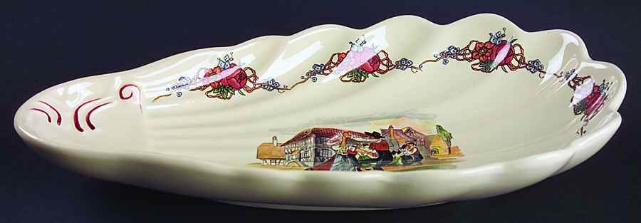 Obernai Large Shell Shaped Dish by Sarreguemines-1