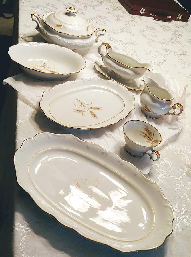 SCH243 12" Oval Serving Platter by Schumann - Bavaria-1