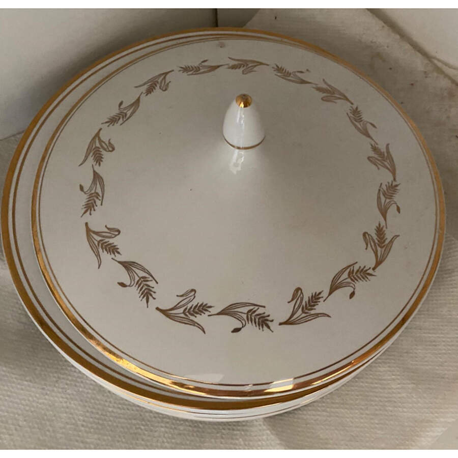 Sandhurst Lid for Round Vegetable by Simpsons-1