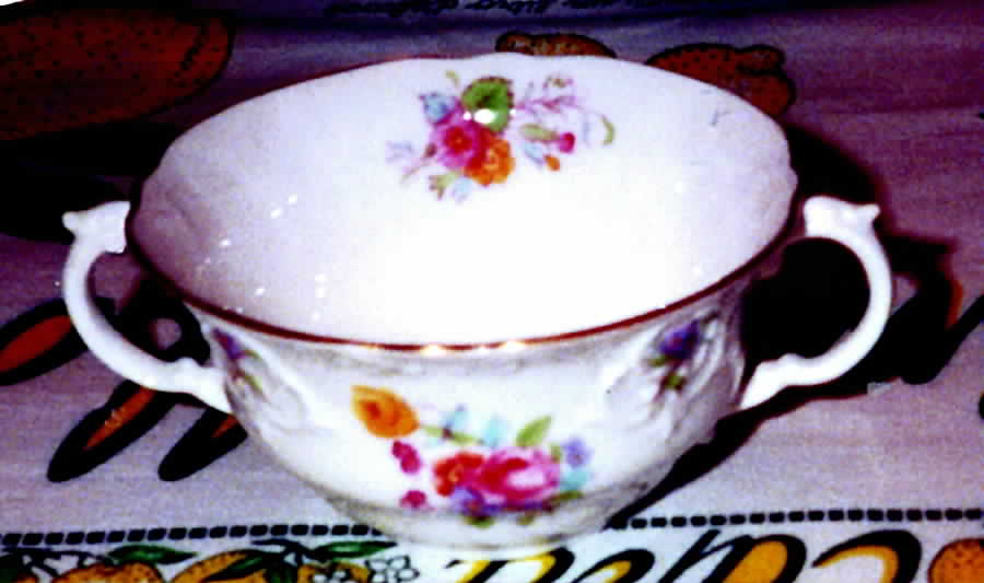 R564 Flat Cream Soup Bowl by Spode-1