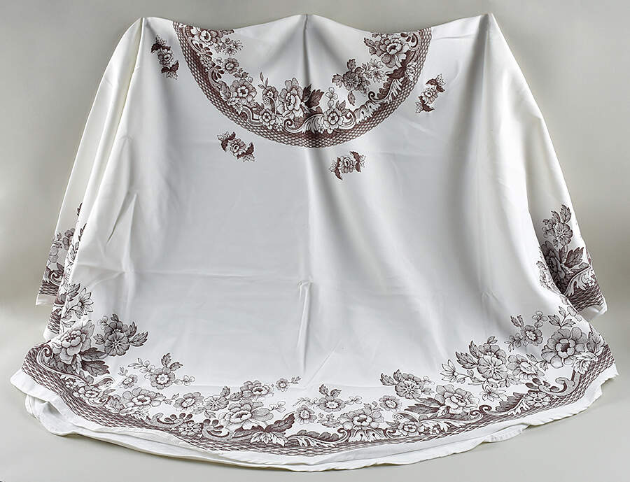 Woodland 70" Round Tablecloth by Spode-1