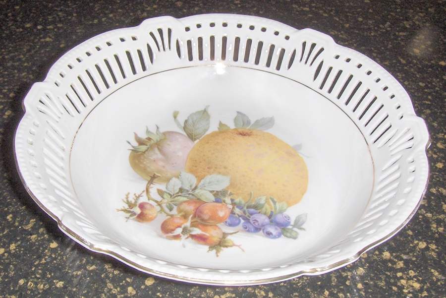 SWH20 9" Pierced Round Bowl by Schwarzenhammer-1