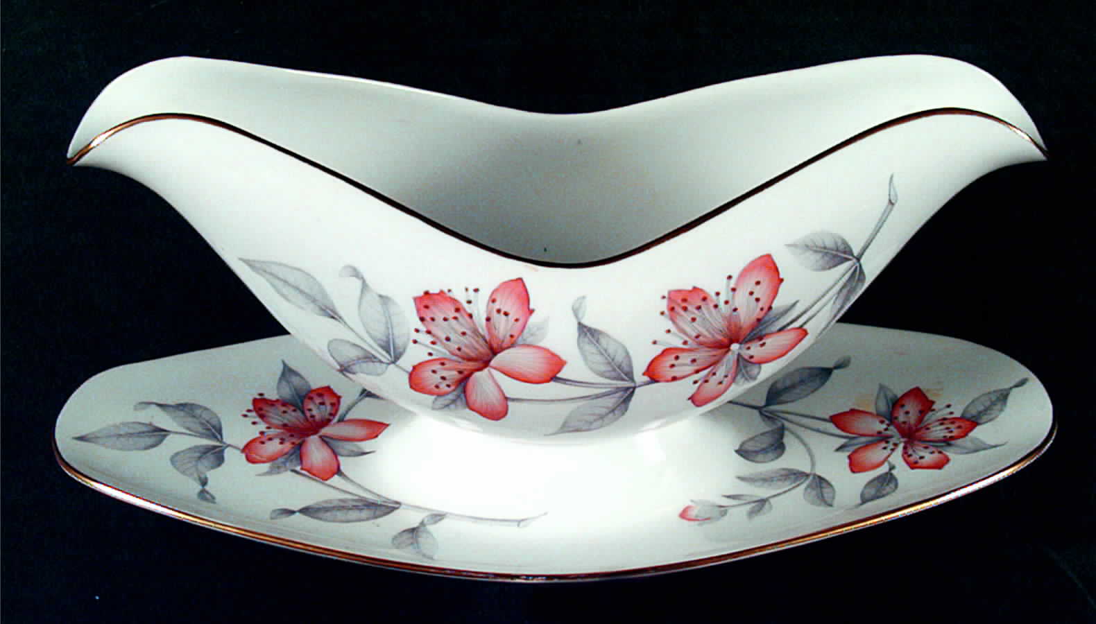 SP218 Gravy Boat with Attached Underplate by Spode-1