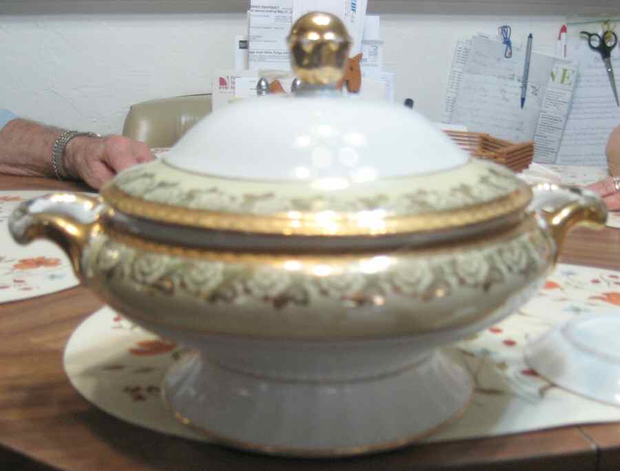 SUB7 Round Covered Vegetable by Superior Bavaria-1