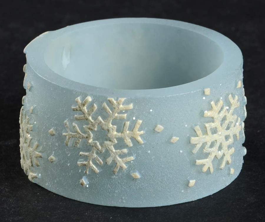 Snowflake Plastic Napkin Ring by Sakura-1